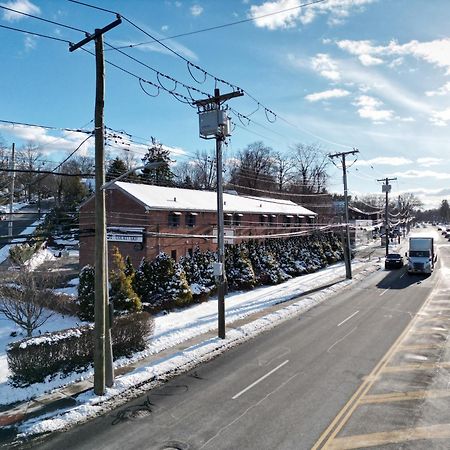 Central Motel Courtyard White Plains Exterior photo